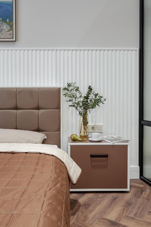New! Luxury Apartment In The Center Of Odessa Overlooking Deribasovskaya Str. Low Price! Esterno foto