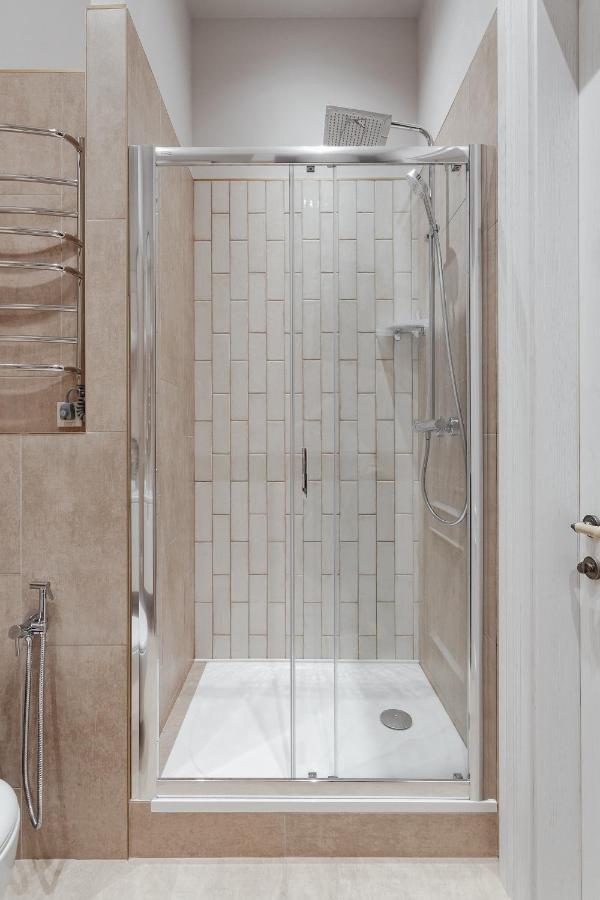 New! Luxury Apartment In The Center Of Odessa Overlooking Deribasovskaya Str. Low Price! Esterno foto