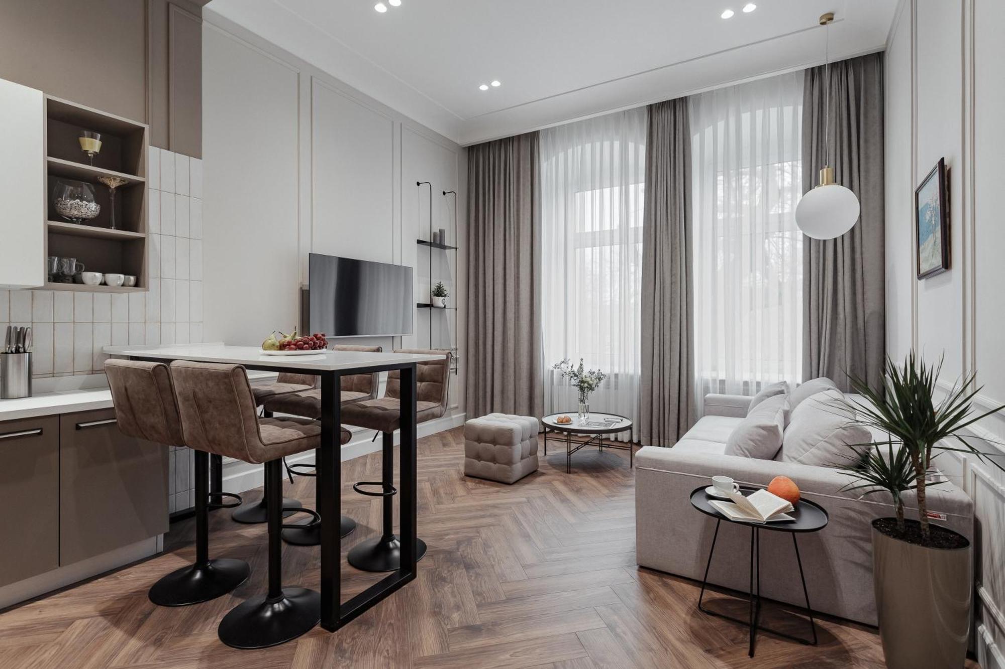 New! Luxury Apartment In The Center Of Odessa Overlooking Deribasovskaya Str. Low Price! Esterno foto